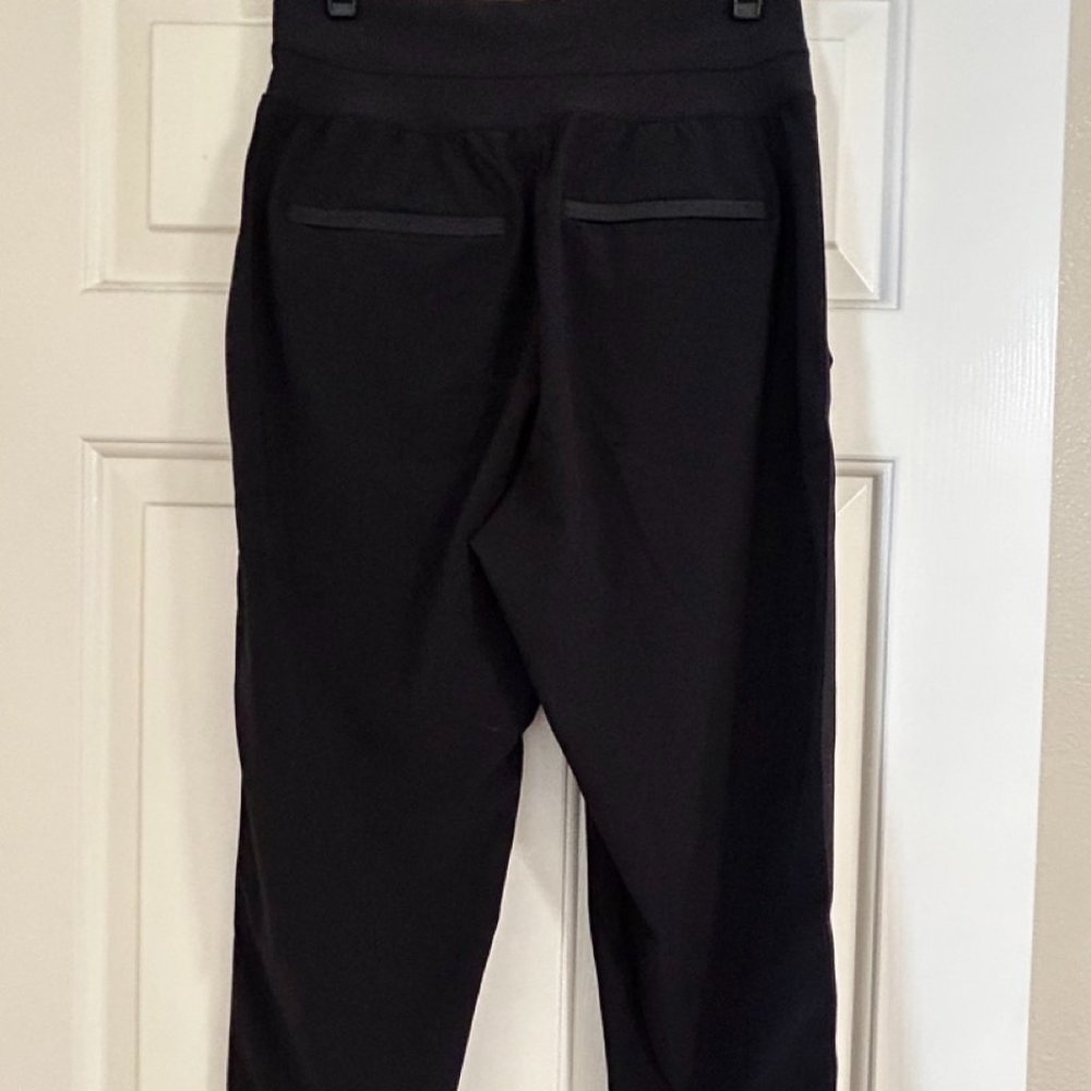 Athleta Nola slim tapered crop in black - size 6 - Picture 5 of 6